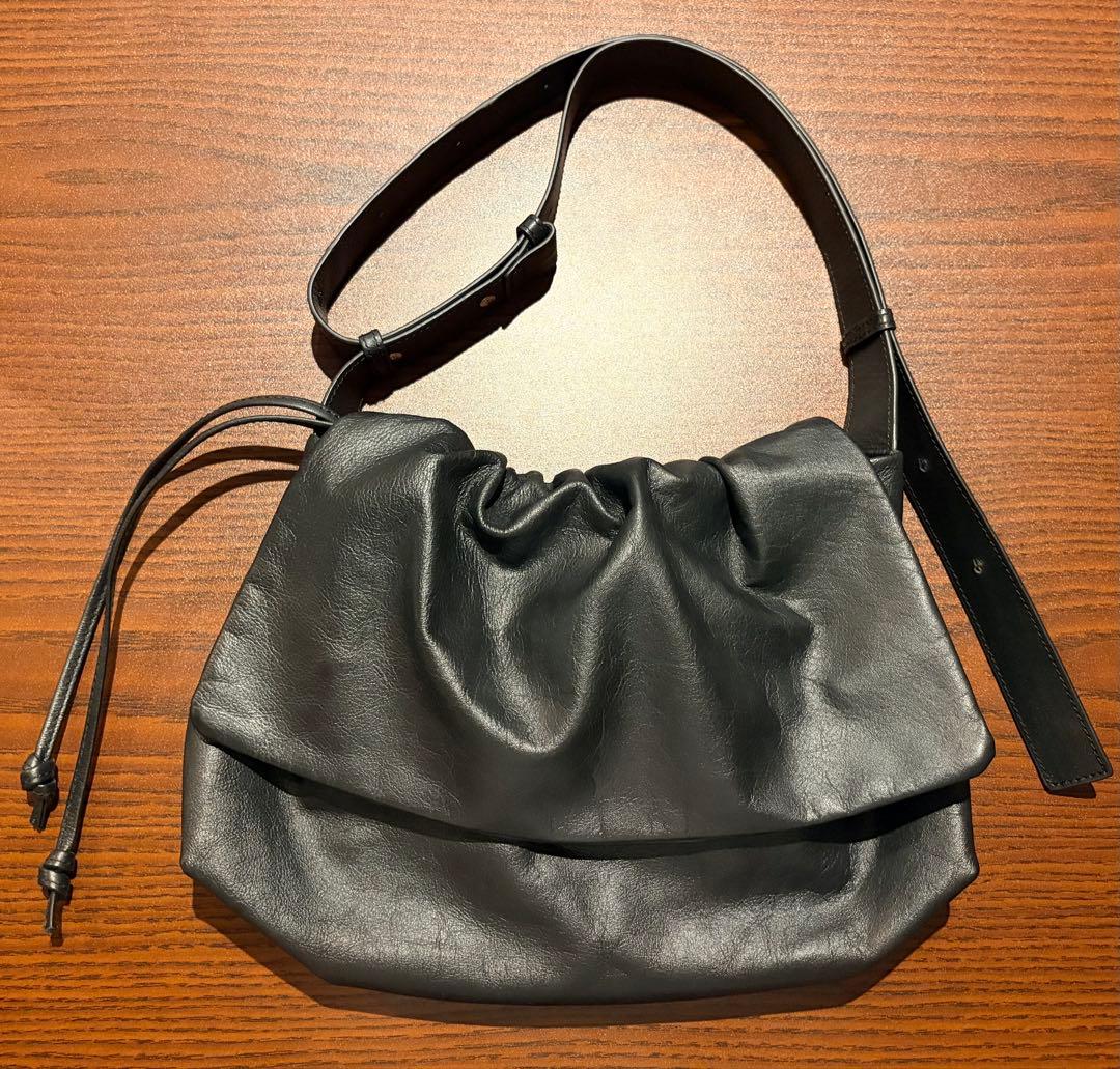 ear PAPILLONNER レザー フラップショルダーバッグ 黒