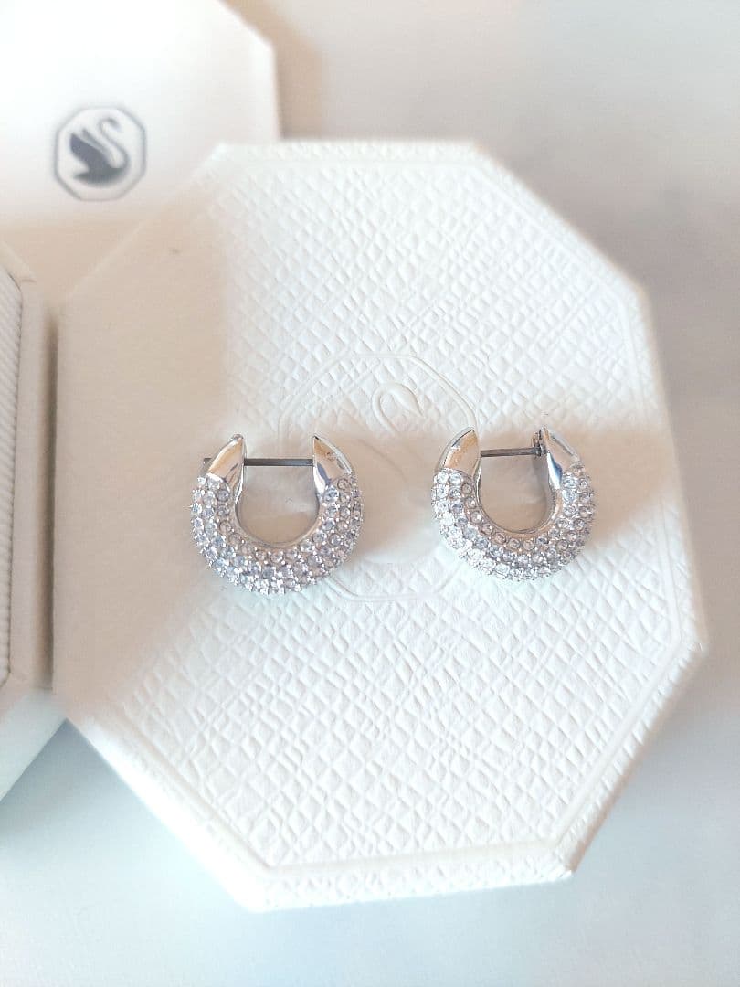 新品 SWAROVSKI Dextera フープピアス スワロフスキー