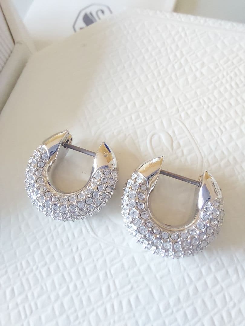 新品 SWAROVSKI Dextera フープピアス スワロフスキー