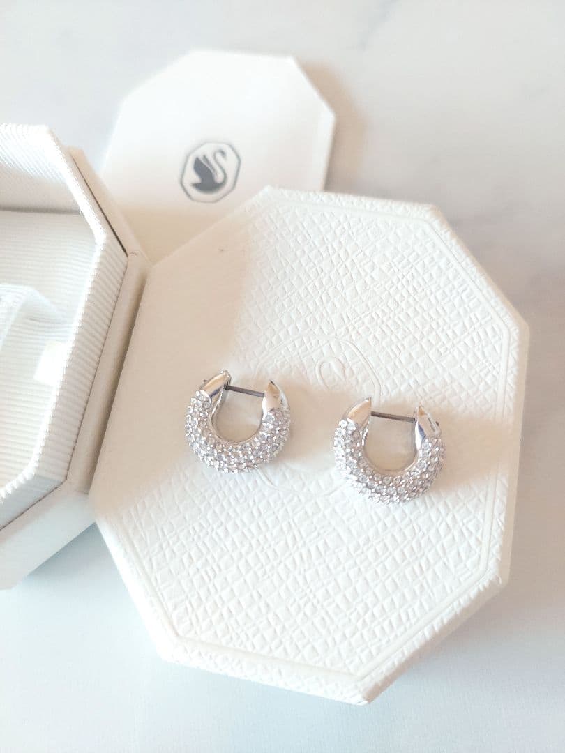 新品 SWAROVSKI Dextera フープピアス スワロフスキー