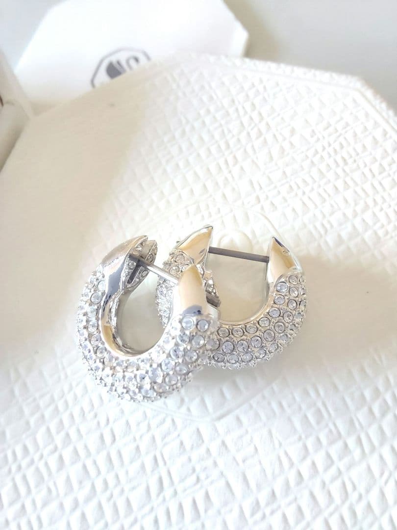 新品 SWAROVSKI Dextera フープピアス スワロフスキー