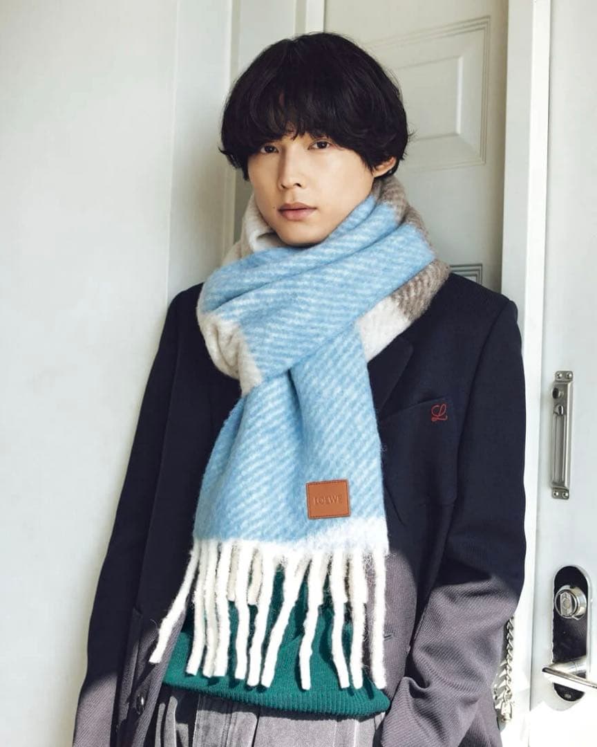 【SixTONES 松村北斗着用】LOEWE ロエベ マフラー　プレゼント