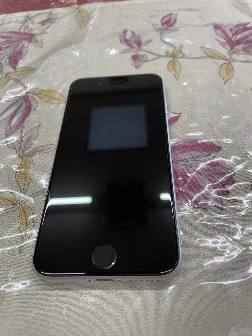 Apple iPhone SE (第2世代) ホワイト 本体