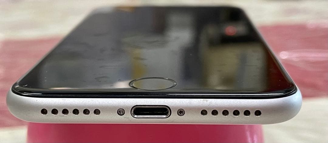 Apple iPhone SE (第2世代) ホワイト 本体