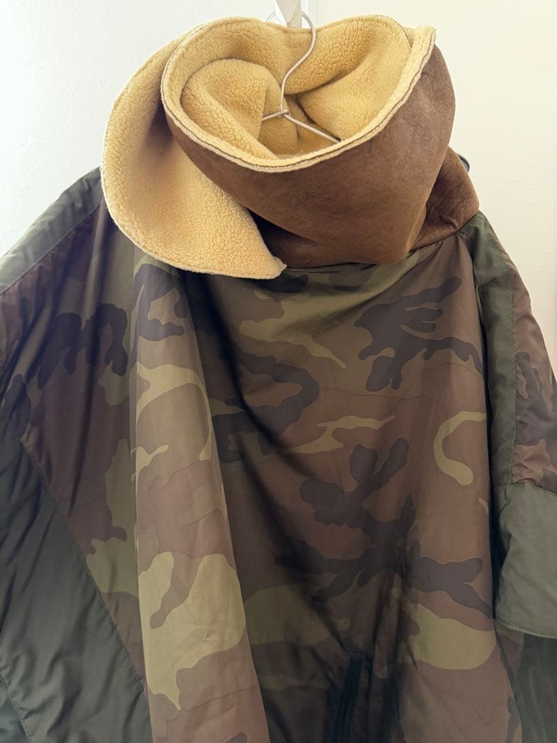 Baconイタリアミラノ発ブランド　ダウンポンチョ