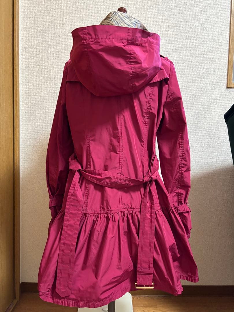 ピンク トレンチコート フード付き
