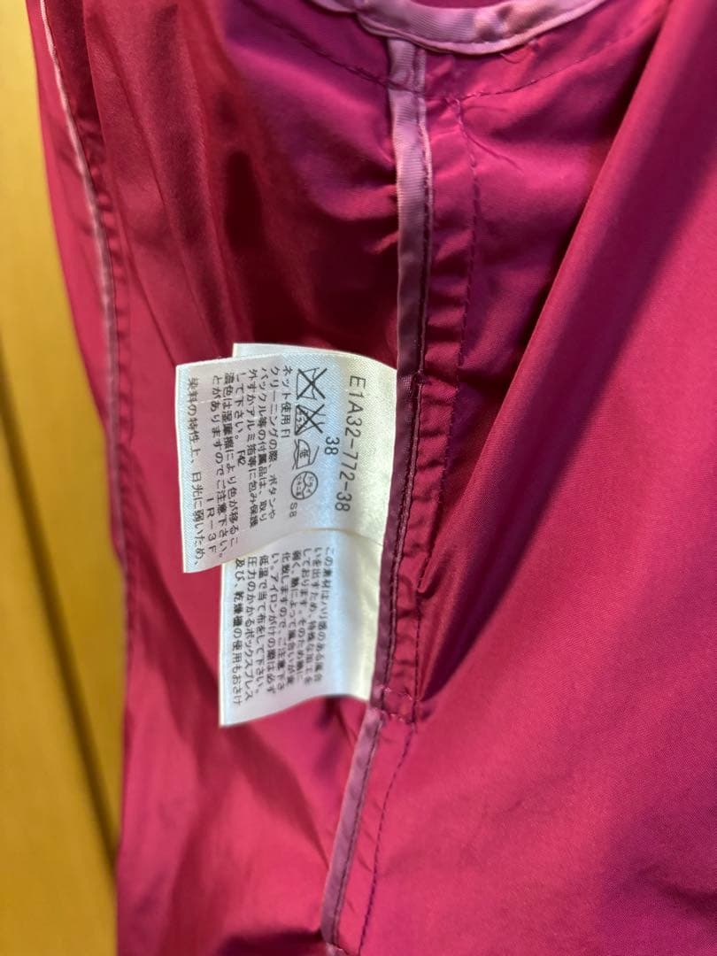 ピンク トレンチコート フード付き