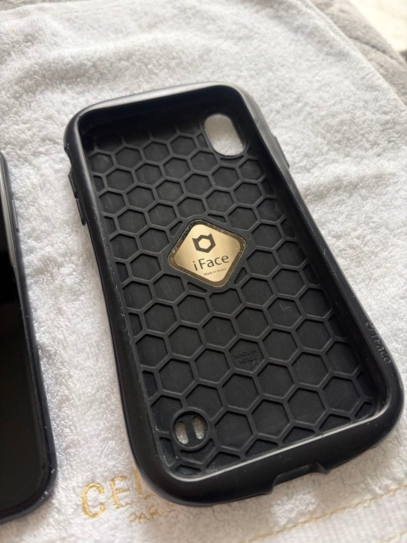 iPhone XR 本体　128GB バッテリー87% SIMフリー