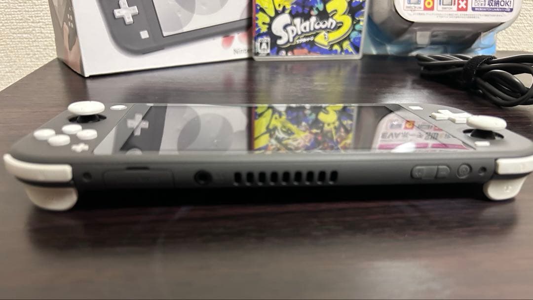 Nintendo Switch Lite本体、充電器、ケース、ソフト付き