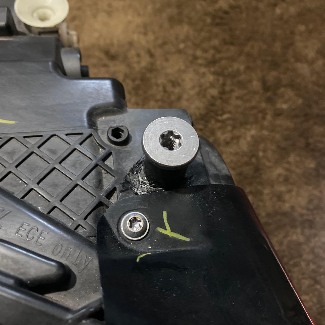 メルセデスベンツ　Ａクラスヘッドライト左