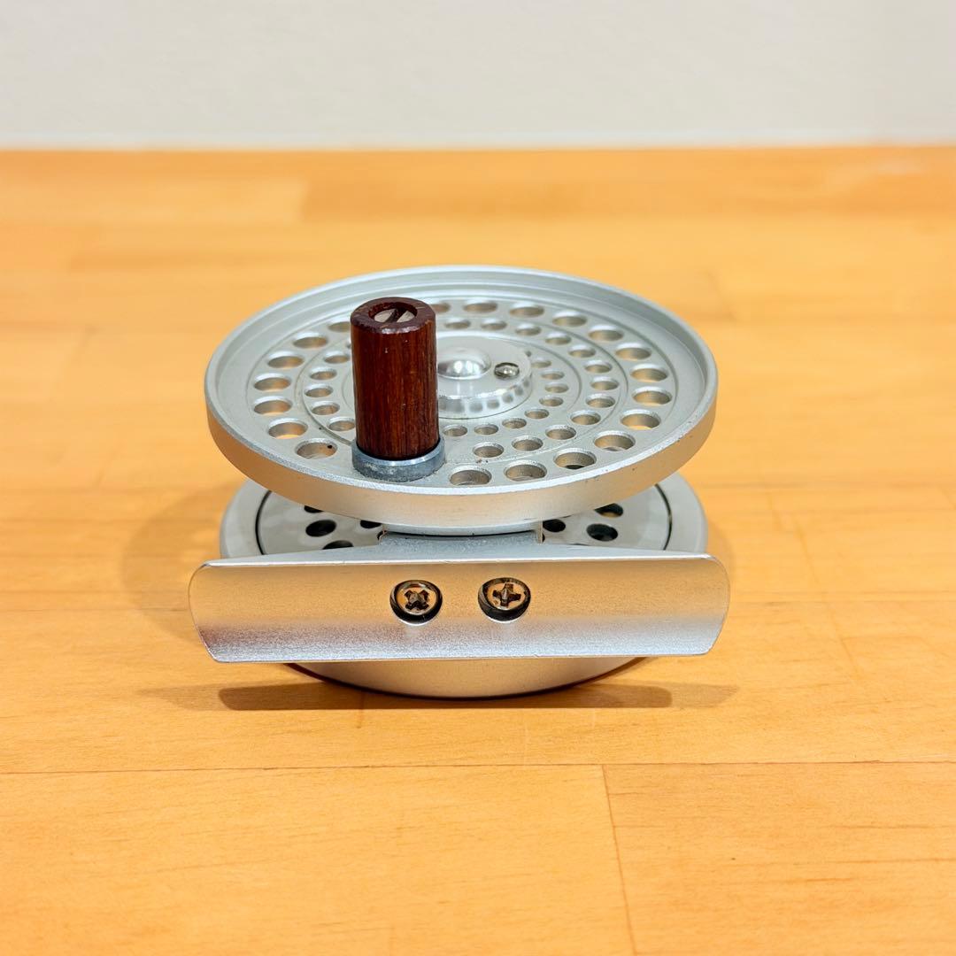 【希少　刻印エラー】UFM ウエダ カンタータ 2100 フライ　渓流 トラウト