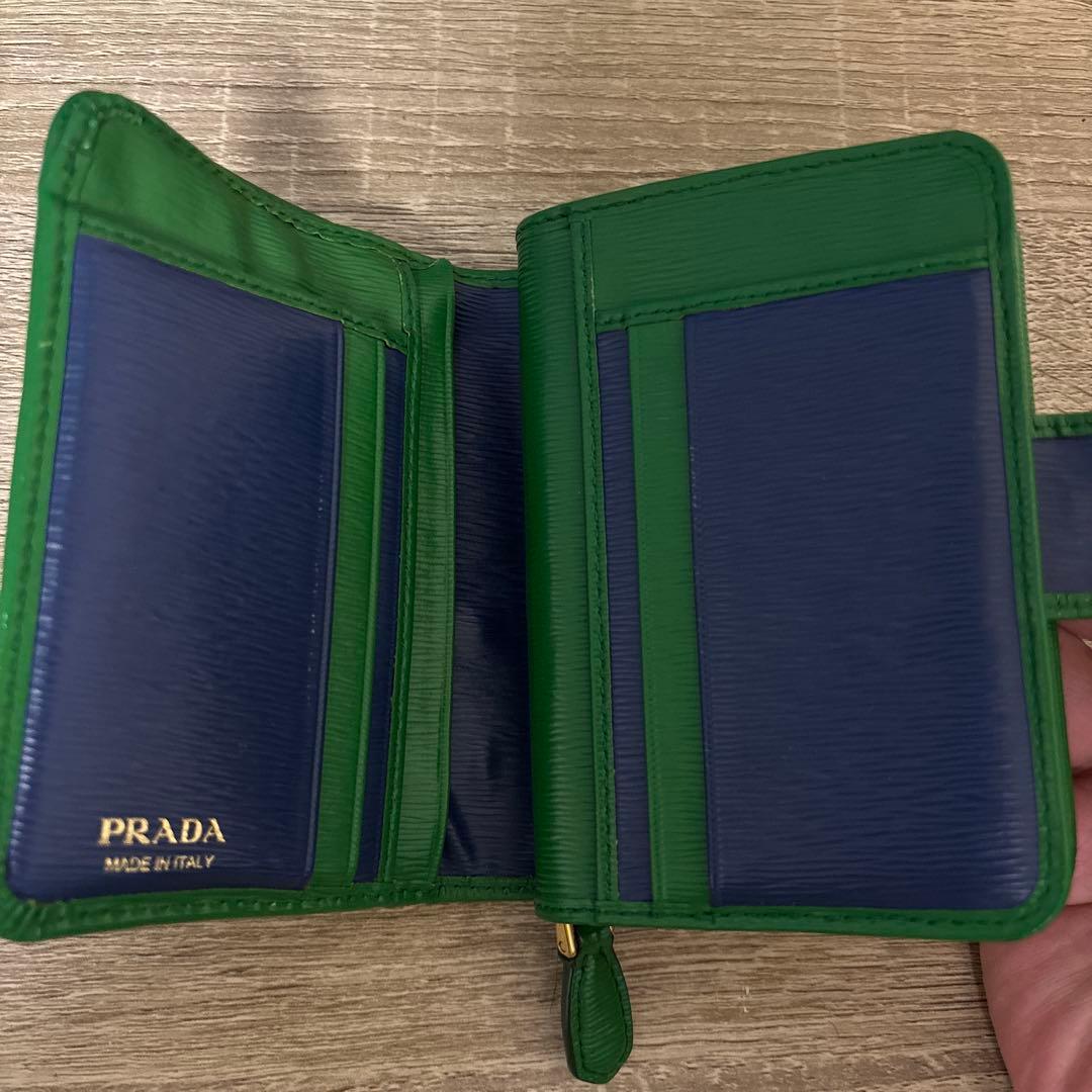 ⭐︎こむぎページ⭐︎PRADA プラダ 二つ折り財布 グリーン