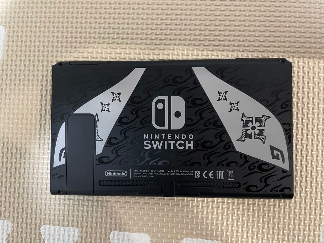 【美品】Nintendo Switch モンハンライズスペシャルエディション