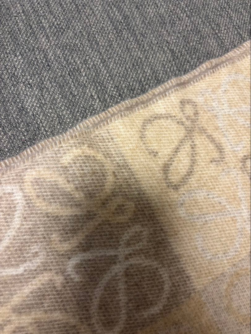 ロエベアナグラムスカーフマフラー