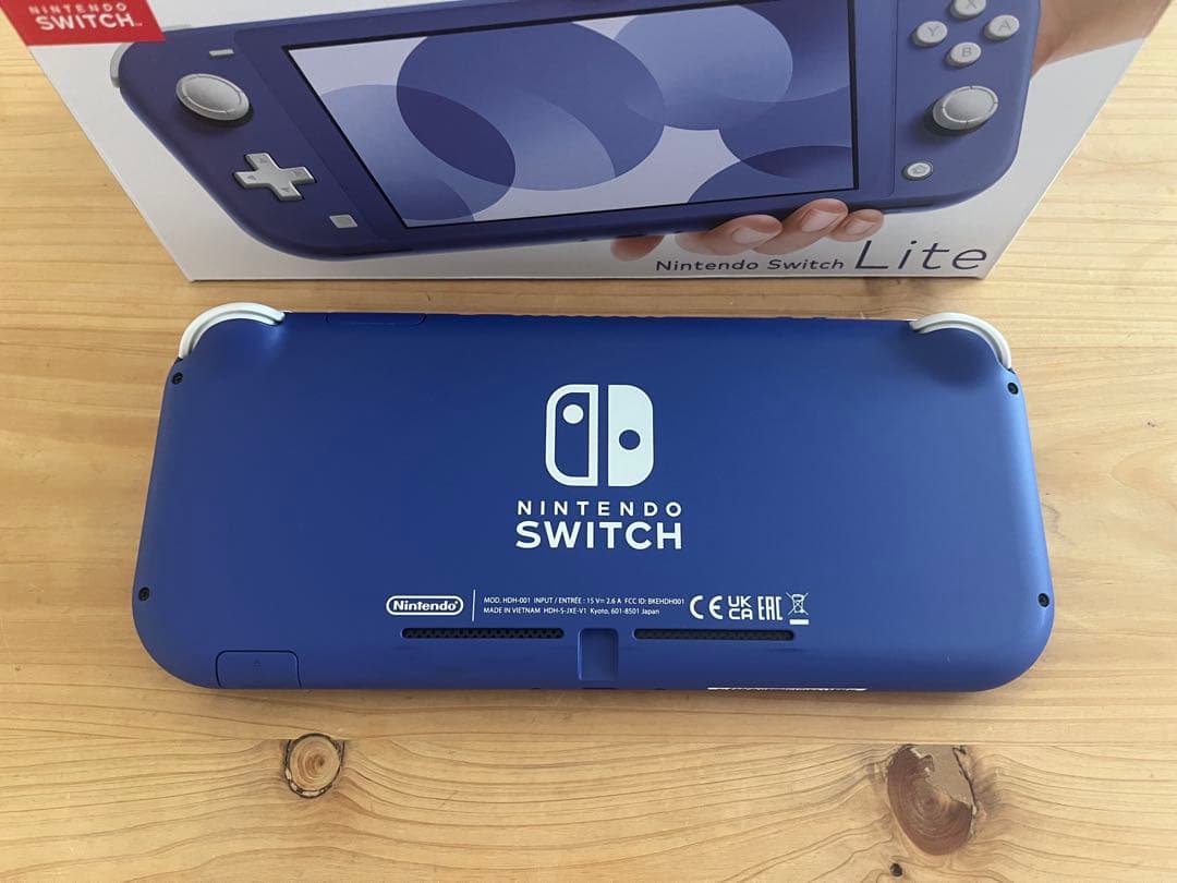 Nintendo switch lite ブルー　本体/純正充電器/外箱