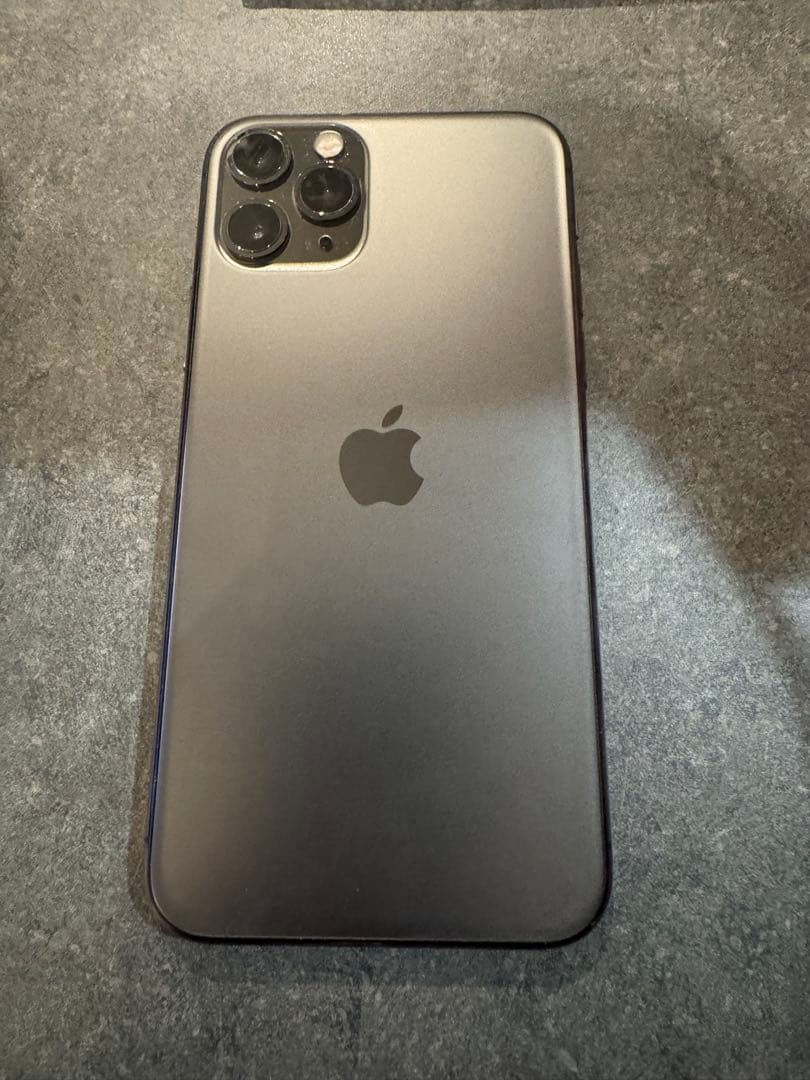 iPhone 11pro simロックなし　フェイスID使用不能