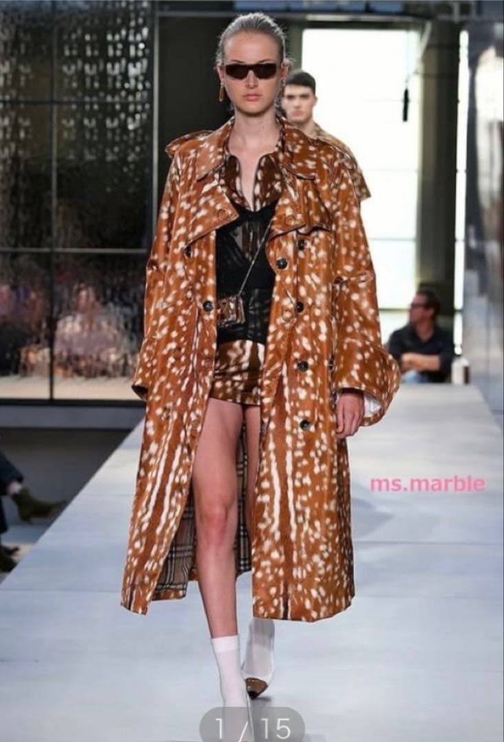 極美品　 バーバリー バンビプリント ギャバジントレンチコート　19SS 現行