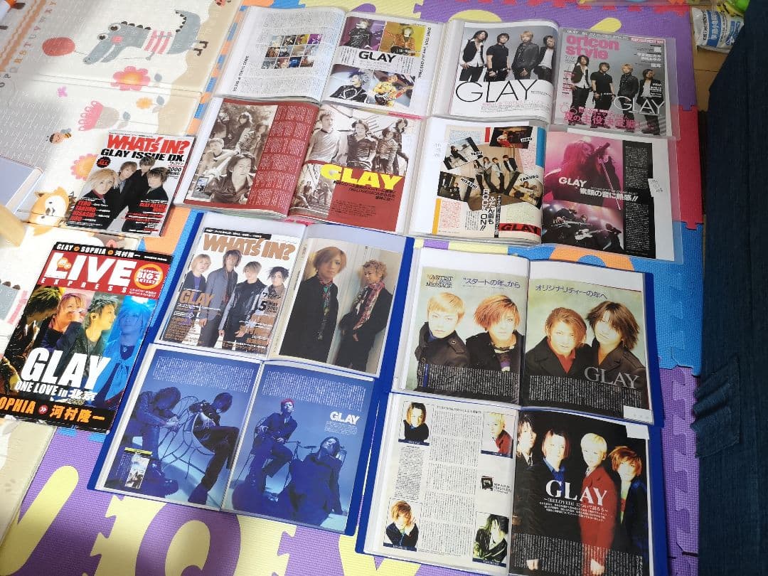 GLAY(1冊200円計算)207冊分　939ページ　切り抜きしファイリング済み