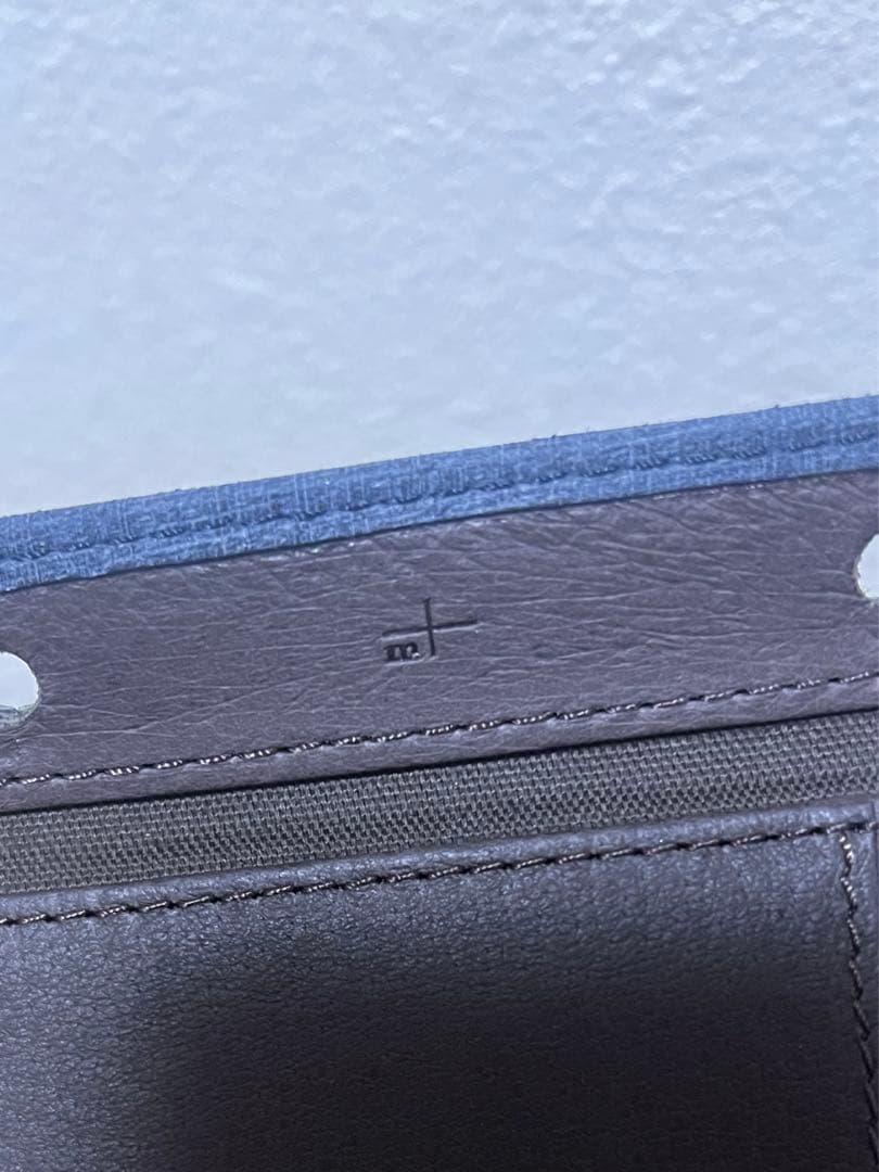 エムピウ　二つ折り財布