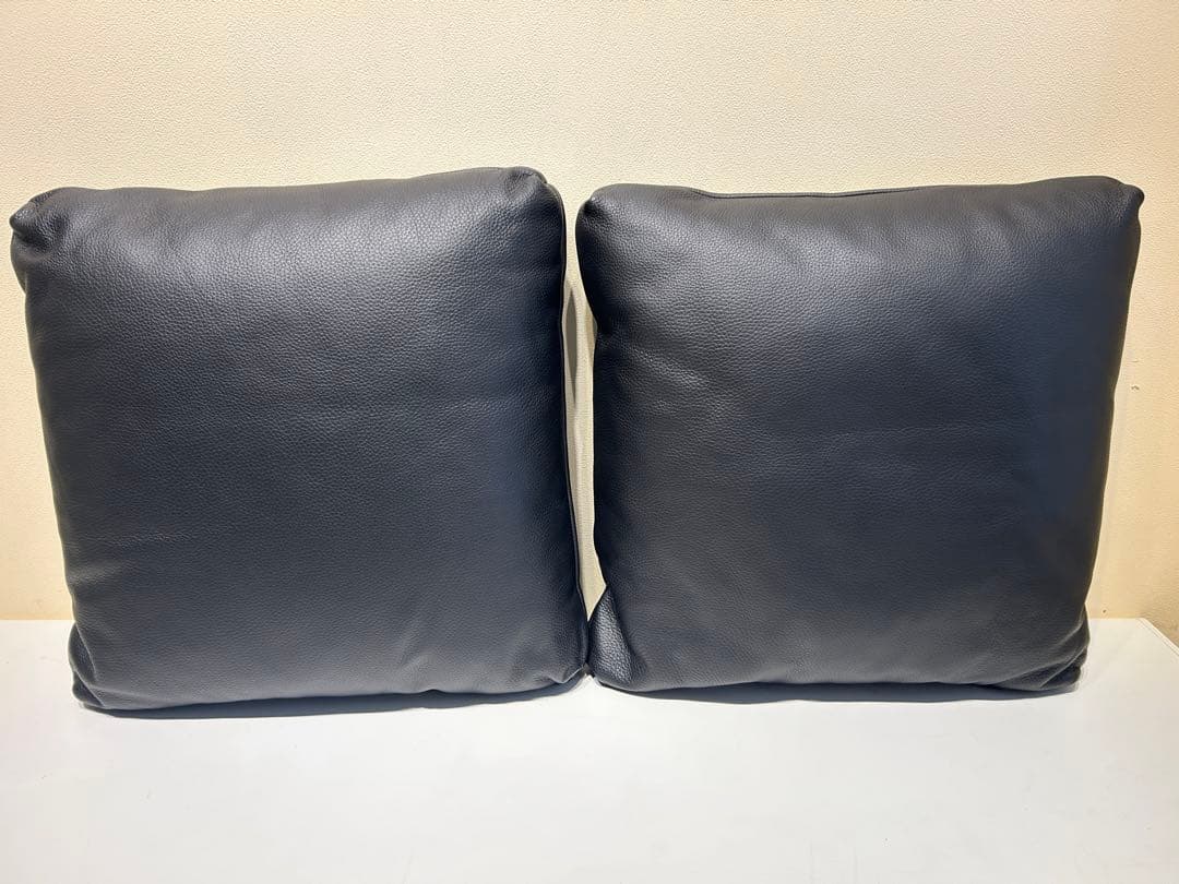 M*様 388　arflex　MIO　クッション　HRO　牛革　40×40　展示