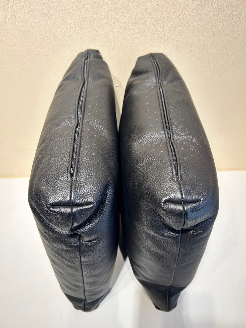 M*様 388　arflex　MIO　クッション　HRO　牛革　40×40　展示