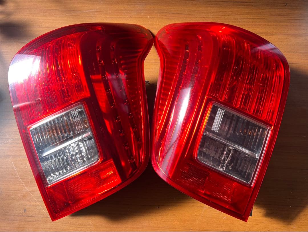 A*Y様 トヨタ フィールダー テールランプ NZE141- NZE144