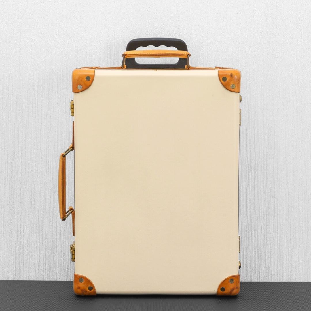 グローブトロッター サファリ 18インチ スモールキャリーオン アイボリー