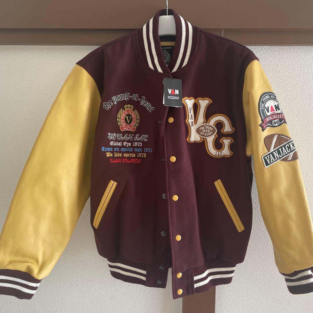 VAN バーガンディ/イエロー スタジャン
