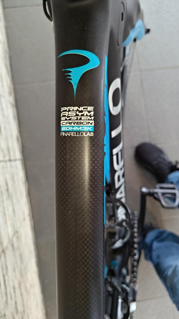 PINARELLO PRINCE 2018モデル カーボンスカイ
