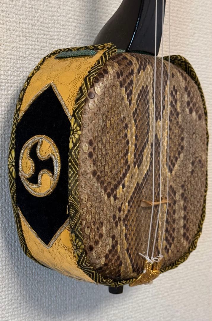 沖縄三線　蛇皮　本皮　スマートカラクイ