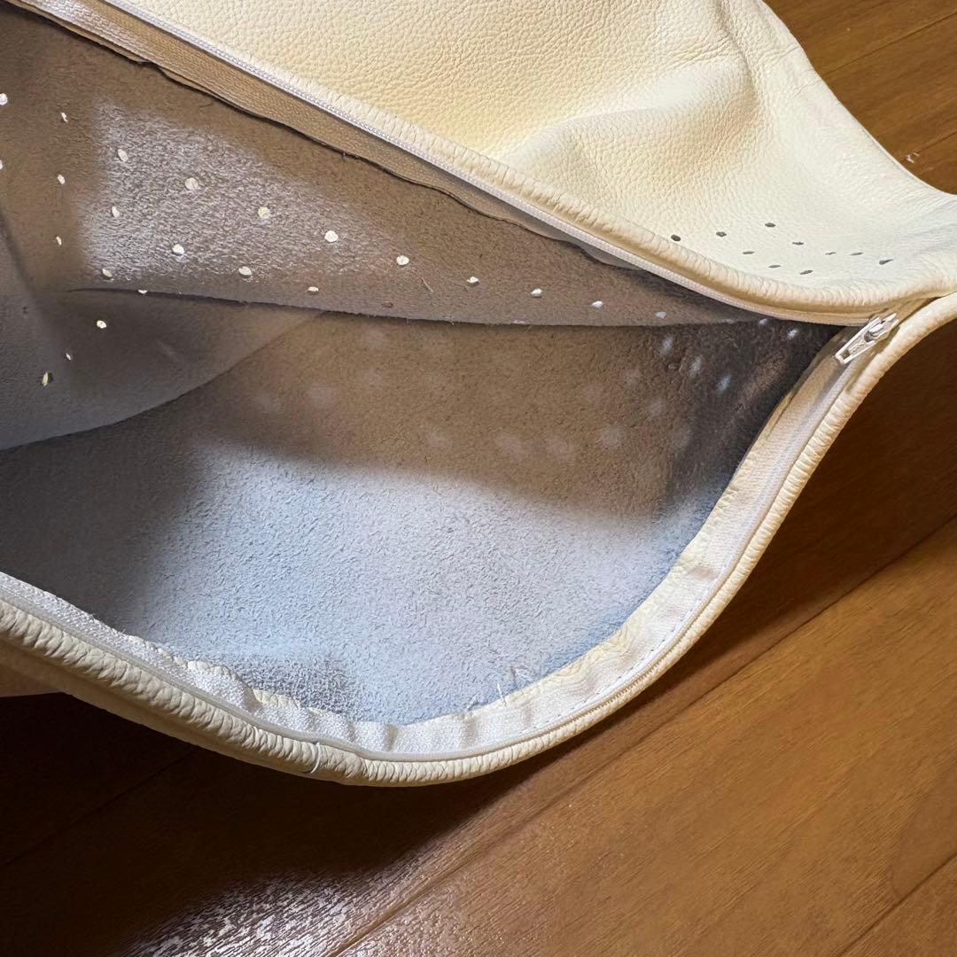 レザークッション 大きめ オフホワイト　未開封