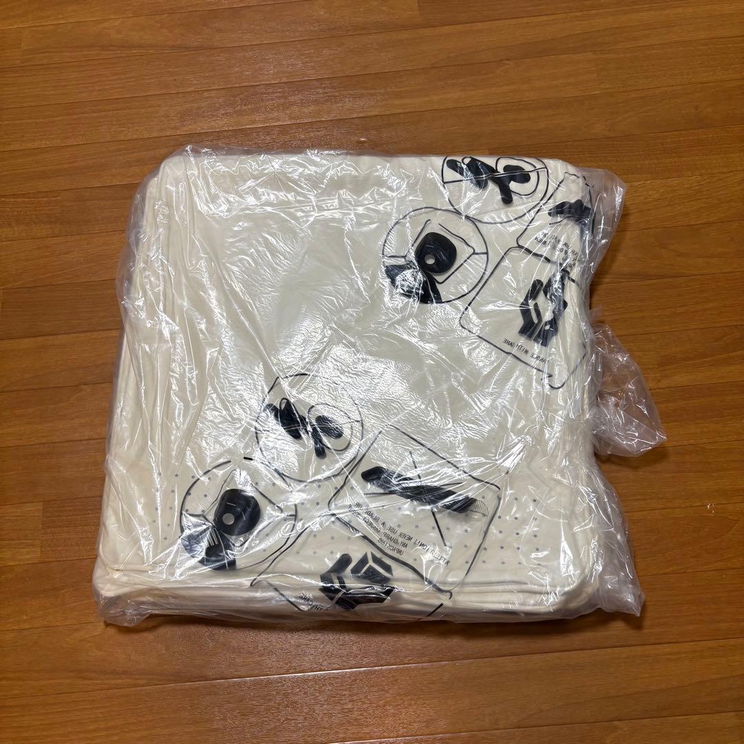 レザークッション 大きめ オフホワイト　未開封