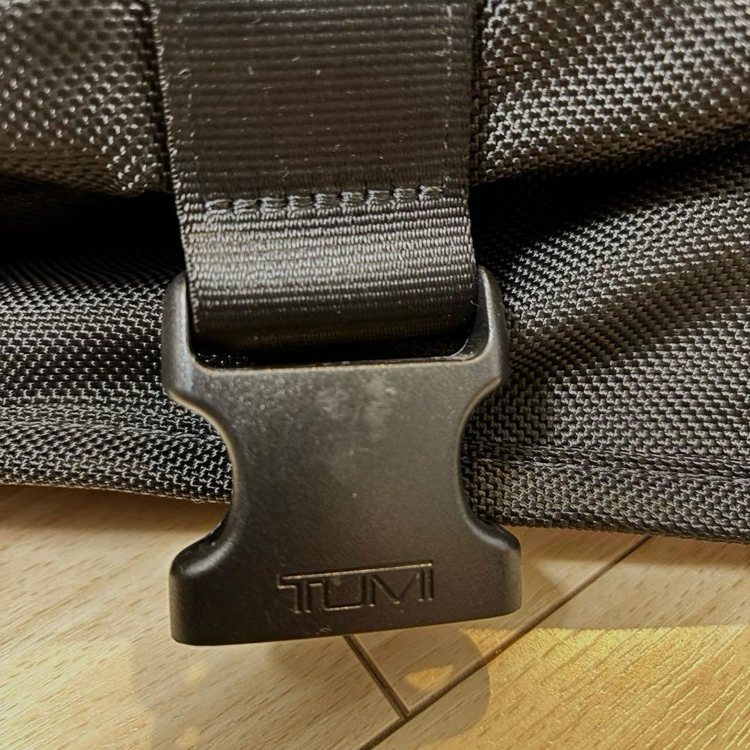 TUMIガーメントバッグ