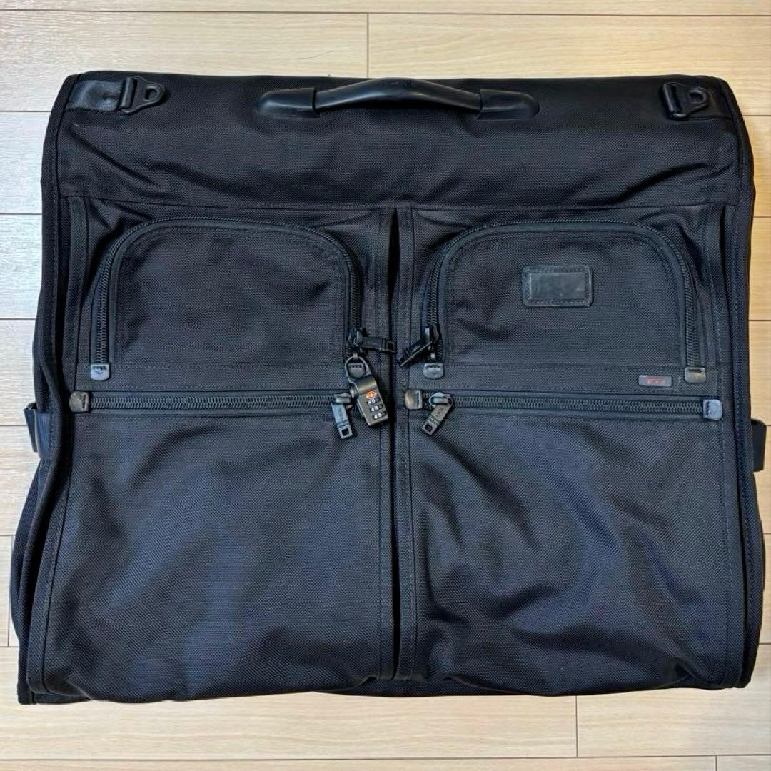 TUMIガーメントバッグ