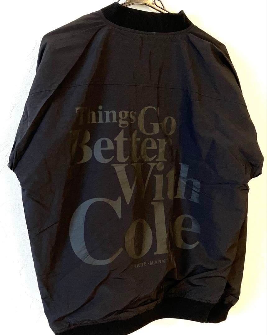 タイムセール　コカコーラ　グラニフブルゾンジャケット黒コーラ柄リバーシブル