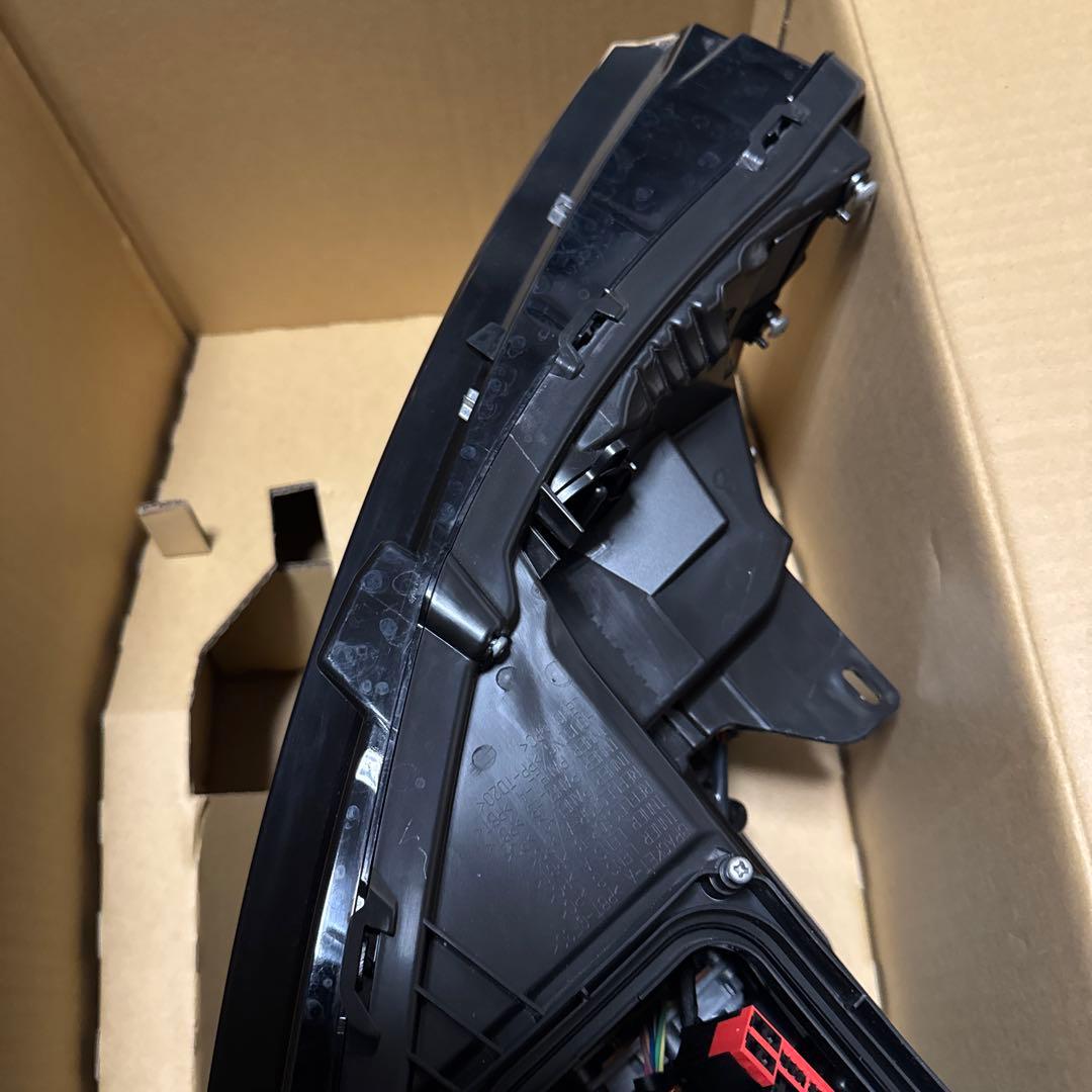 日産Ｅ13ノート右ヘッドライトLED