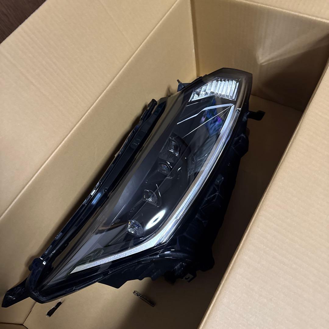 日産Ｅ13ノート右ヘッドライトLED