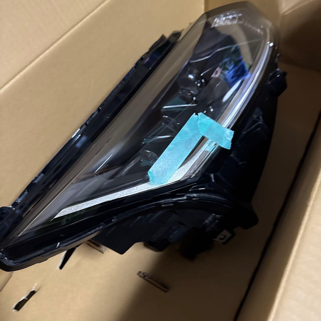 日産Ｅ13ノート右ヘッドライトLED