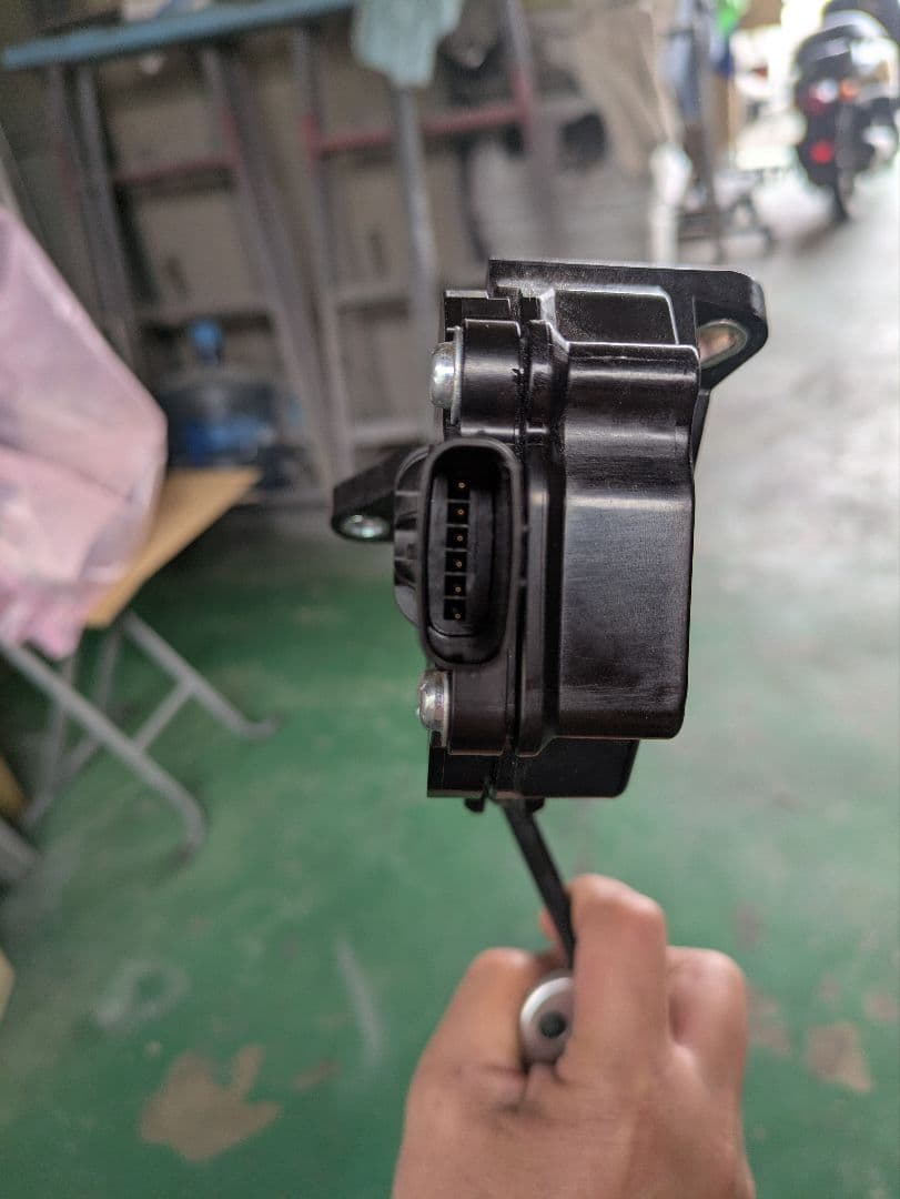 プリウスPHVGRスポーツ 純正アクセルペダル＆アルミブレーキペダルパット2点