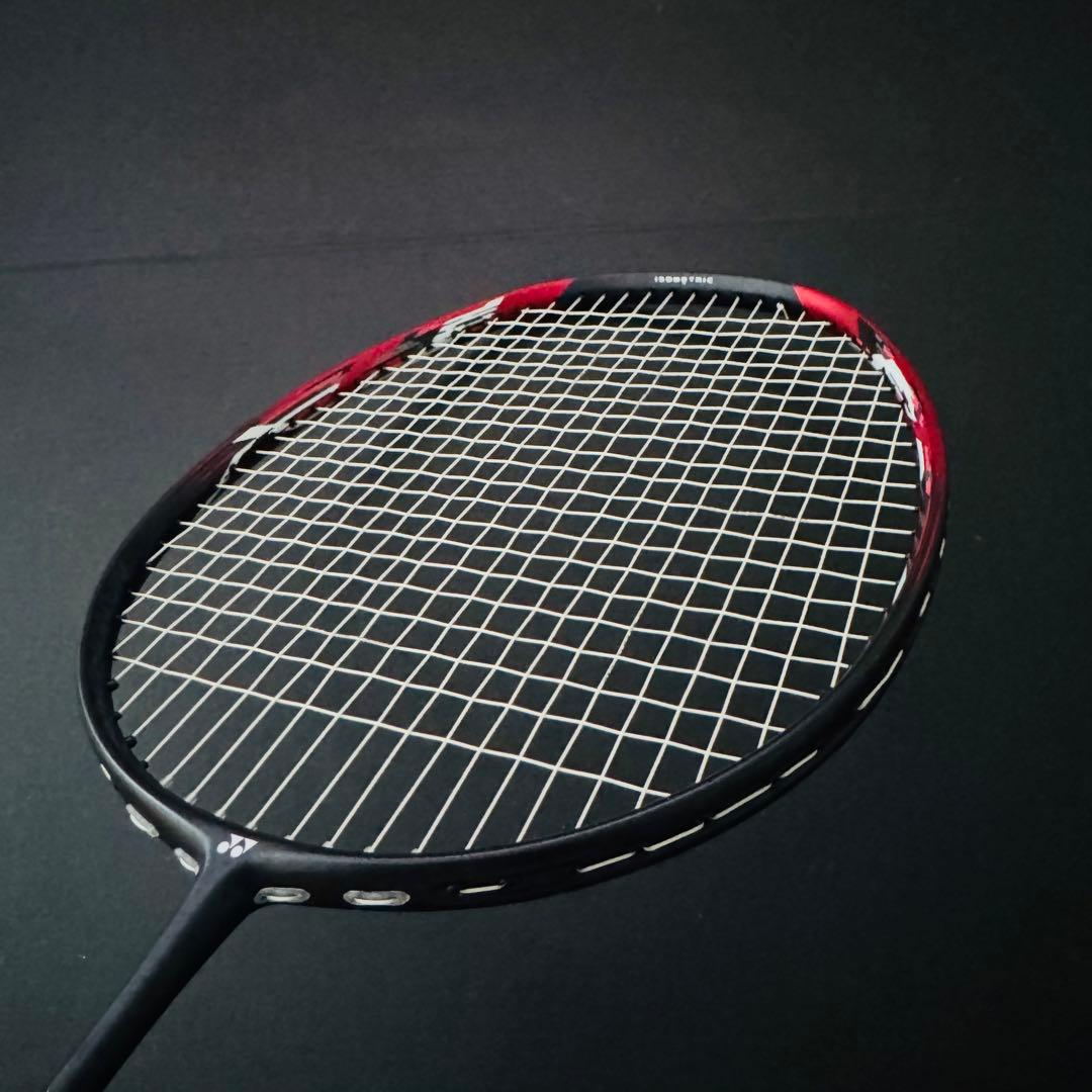 【美品】YONEX ナノフレア700 バドミントンラケット 5UG6