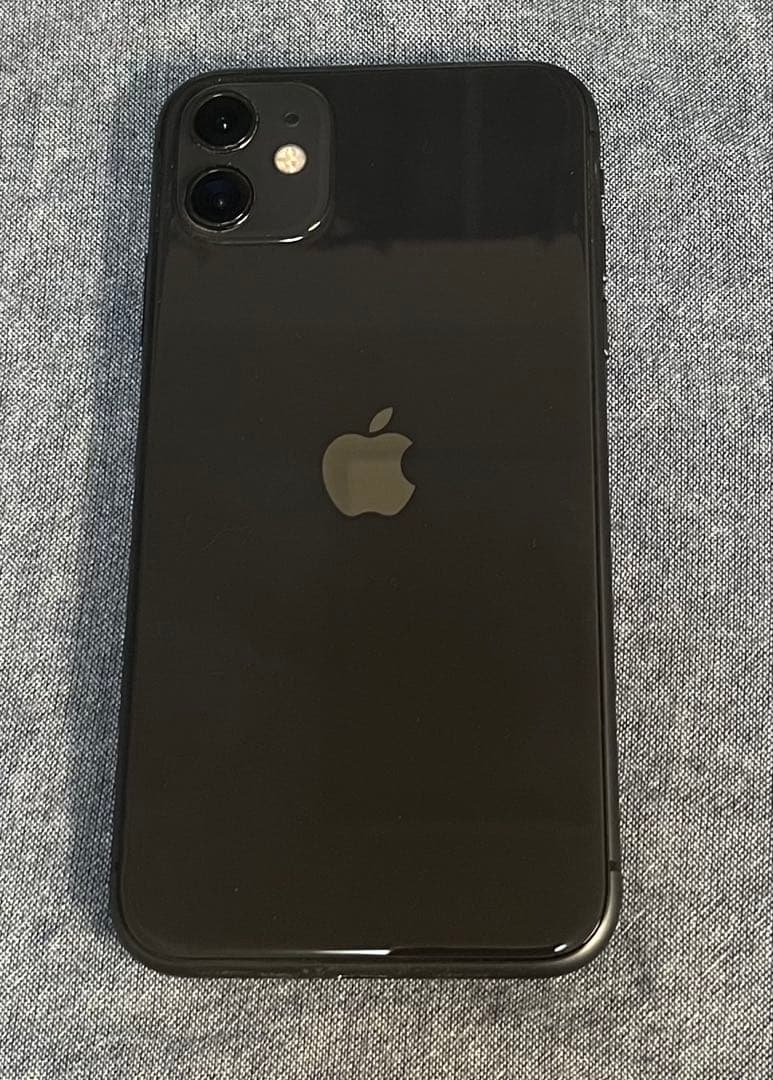 Apple iPhone 11 ブラック 本体　　72％