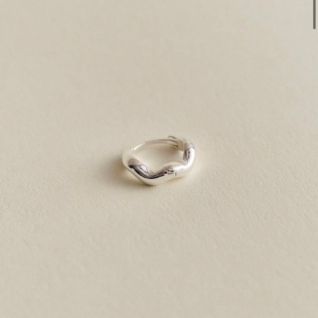 アクセサリー LOUIS ABEL AUREA POLISHED MINI HOOP