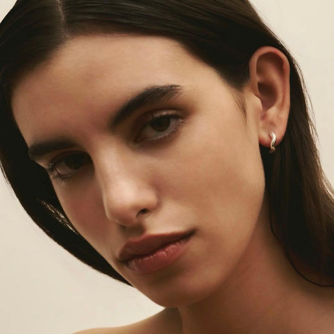 アクセサリー LOUIS ABEL AUREA POLISHED MINI HOOP