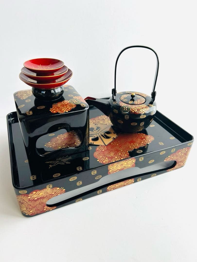 会津塗 黒塗 絵島型 四ツ揃 お屠蘇器 漆器セット 木箱入 金彩 鶴文様 松竹梅