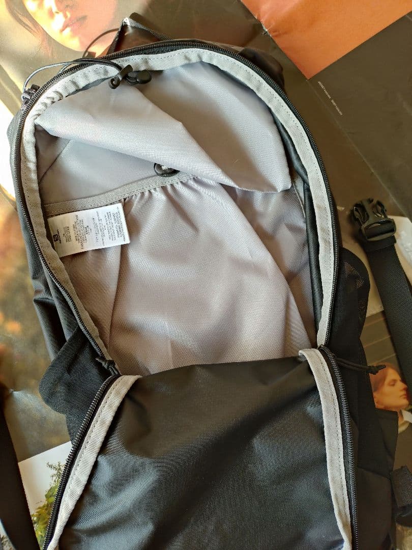 SALOMON TRAIL 10 BACKPACK 黒