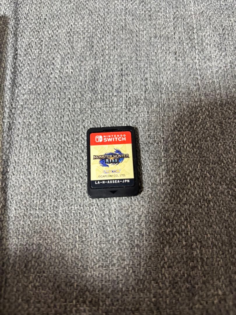 Switchライト　本体＋ポケモンソード＋モンハンライズ　セット売り