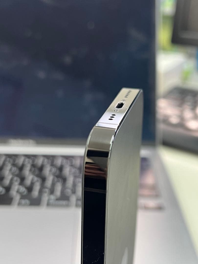 美品 iPhone 14 Pro 256GB simフリー