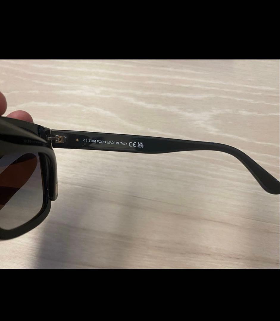 TOM FORD スクエアサングラス ブラック