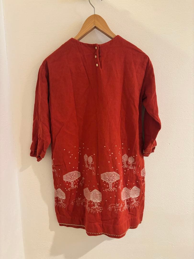 minä perhonen 赤い花柄ワンピース 140