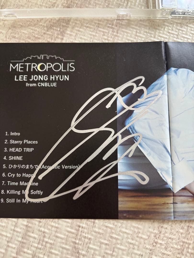CNBLUE イジョンヒョン　ソロ　サイン入り　レア　本物